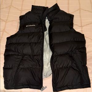 Columbia Size Medium Black Quilted Down Vest